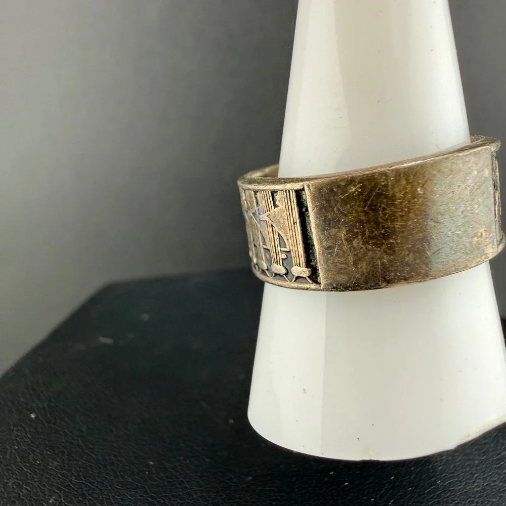 Vintage Signed Sterling Band Ring Story Teller Relief Enamel 9.5